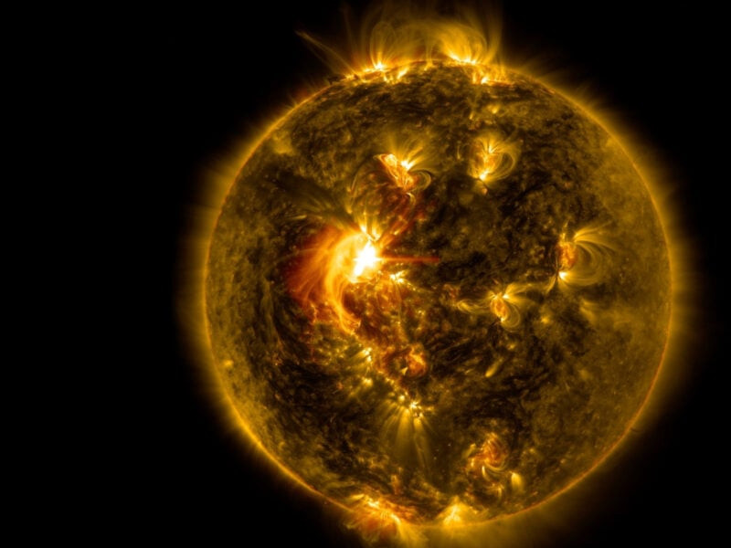 خورشید بهآرامی در حال بیدار شدن است